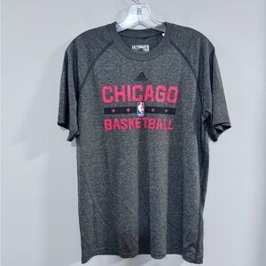 Men's Adidas Ultimate Tee Gray NBA Chicago Basketball Tee. Size M